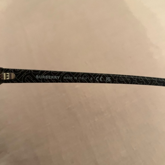 Burberry Isabella Frames - Picture 4 of 7